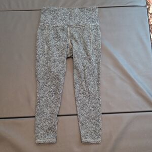 Athleta Salutation Stash Pocket II 7/8 Tight